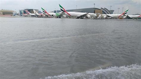 dubai airport flooding today.